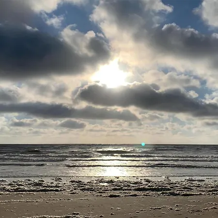 Gorgeous In Feriehus Bergen aan Zee